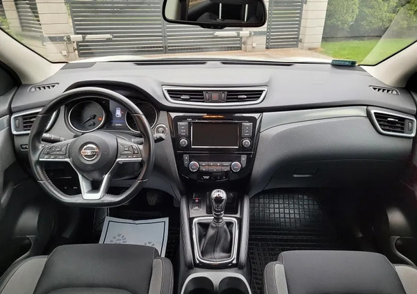 Nissan Qashqai cena 76900 przebieg: 94121, rok produkcji 2019 z Radomsko małe 301